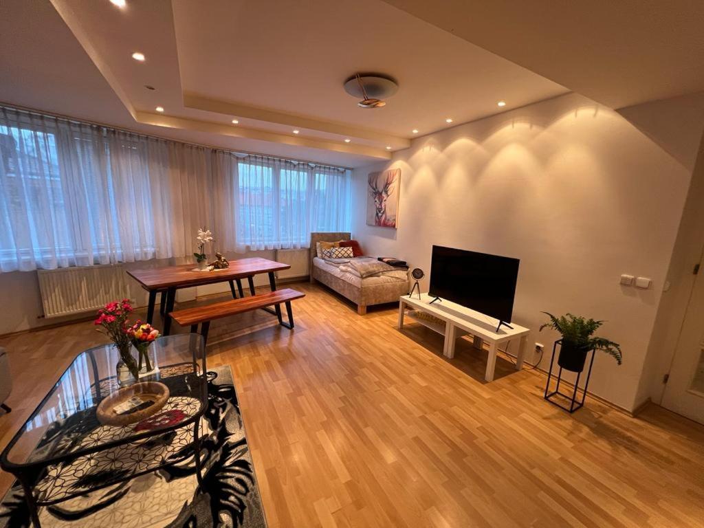 Iren Apartment ברטיסלאבה מראה חיצוני תמונה